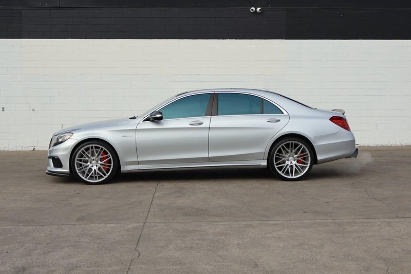 Mercedes-Benz S 63 AMG Vehicle Full-screen Gallery Image 12