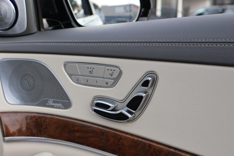 Mercedes-Benz S 63 AMG Vehicle Full-screen Gallery Image 24