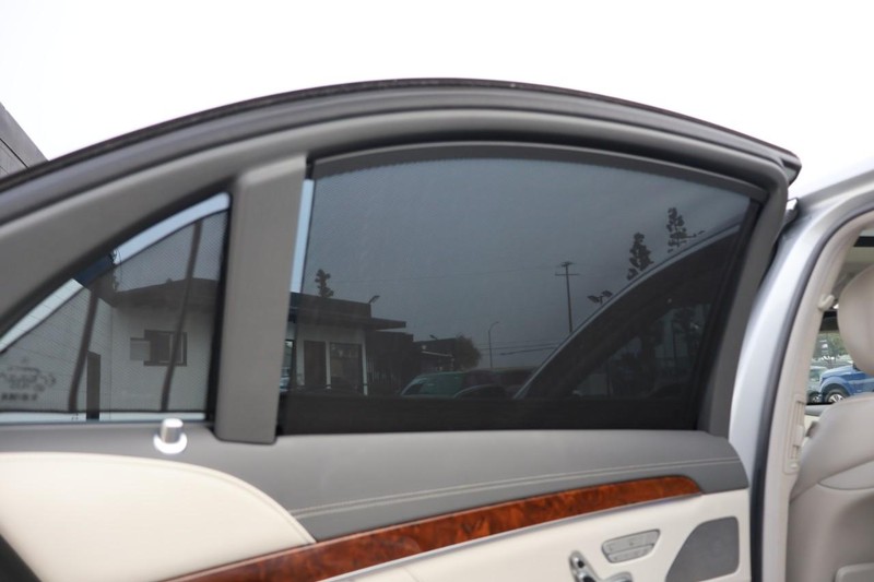 Mercedes-Benz S 63 AMG Vehicle Full-screen Gallery Image 26