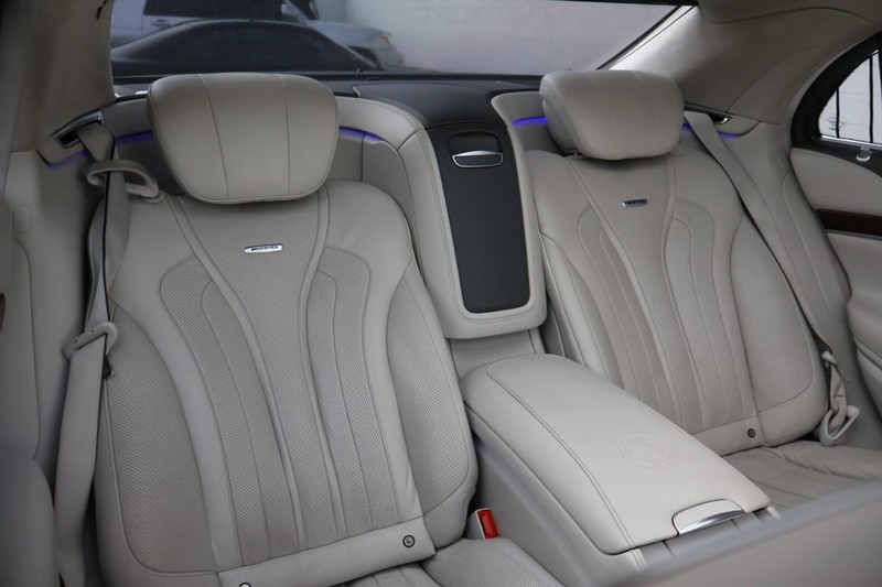 Mercedes-Benz S 63 AMG Vehicle Full-screen Gallery Image 28