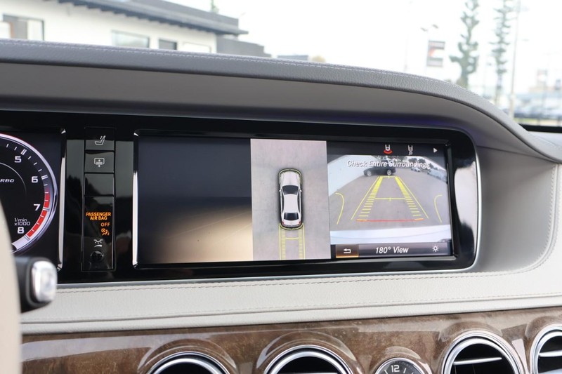 Mercedes-Benz S 63 AMG Vehicle Full-screen Gallery Image 45