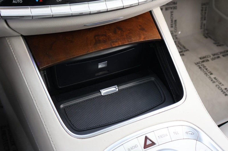 Mercedes-Benz S 63 AMG Vehicle Full-screen Gallery Image 47