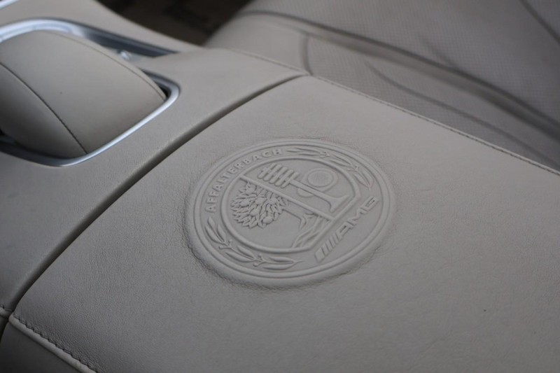 Mercedes-Benz S 63 AMG Vehicle Full-screen Gallery Image 49