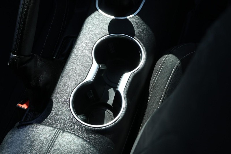 Ford Mustang Vehicle Full-screen Gallery Image 38