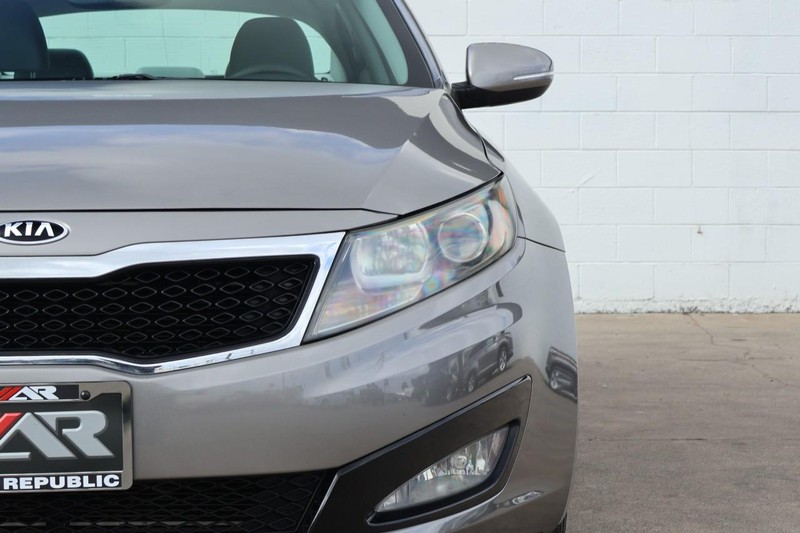 Kia Optima Vehicle Full-screen Gallery Image 03