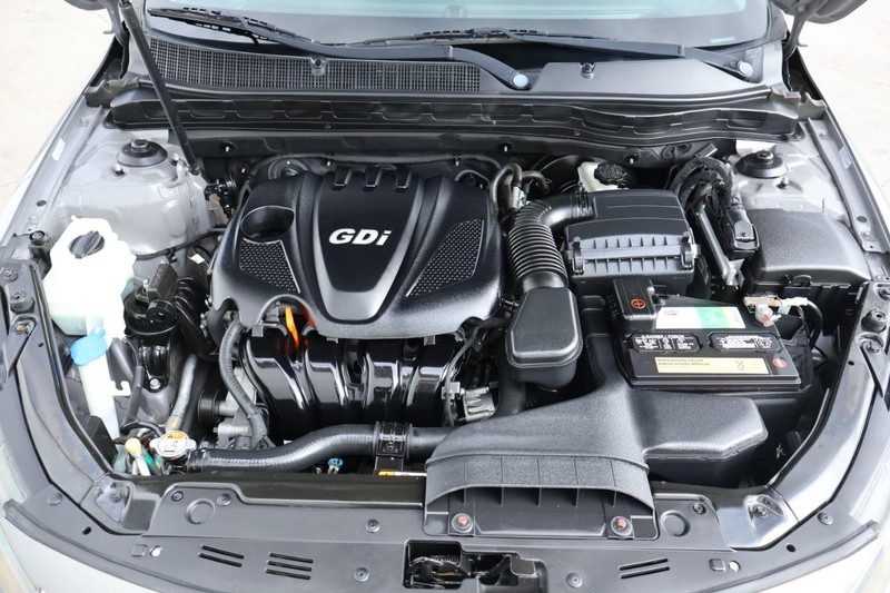 Kia Optima Vehicle Full-screen Gallery Image 13