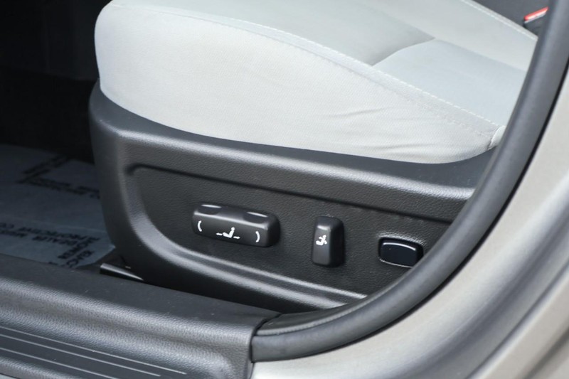 Kia Optima Vehicle Full-screen Gallery Image 18