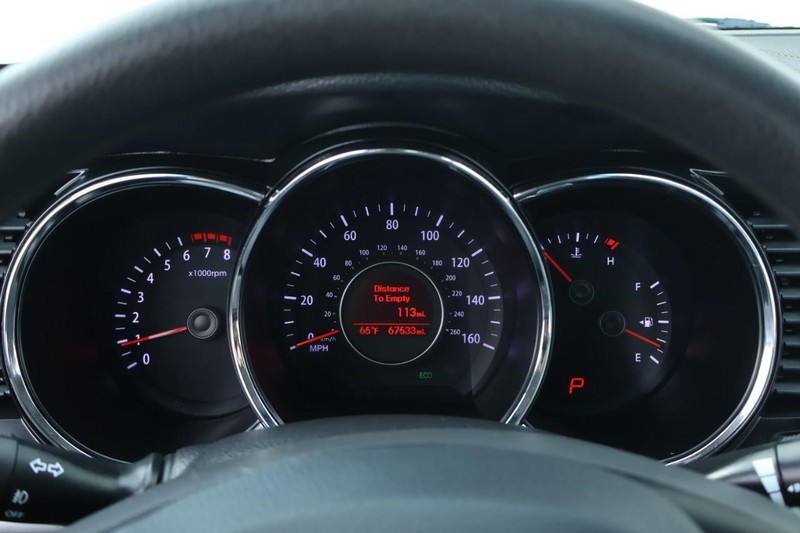 Kia Optima Vehicle Full-screen Gallery Image 25