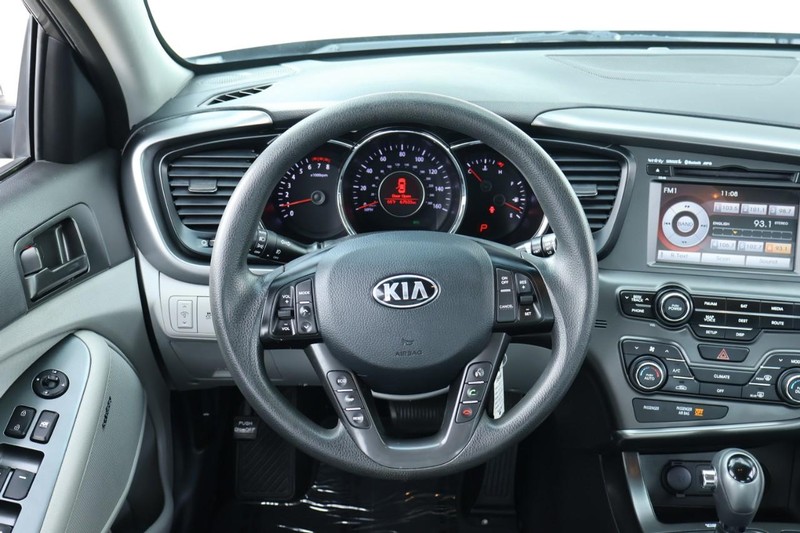 Kia Optima Vehicle Full-screen Gallery Image 26