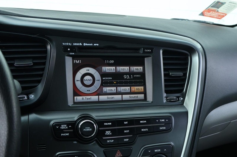 Kia Optima Vehicle Full-screen Gallery Image 30