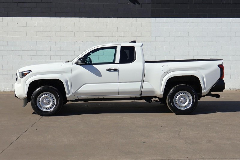 Toyota Tacoma Vehicle Full-screen Gallery Image 11
