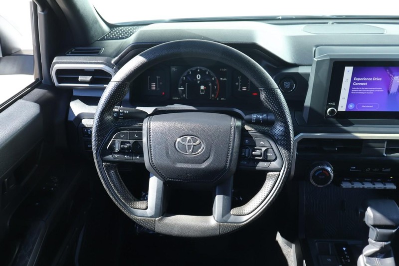 Toyota Tacoma Vehicle Full-screen Gallery Image 24