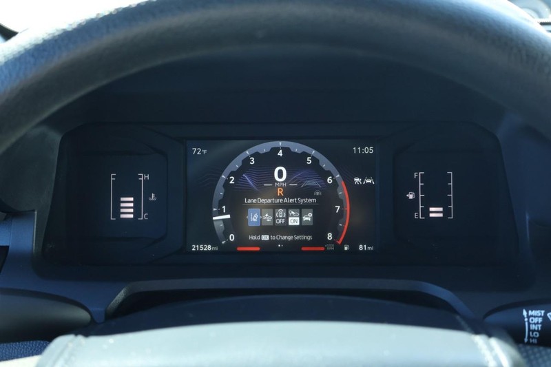 Toyota Tacoma Vehicle Full-screen Gallery Image 27