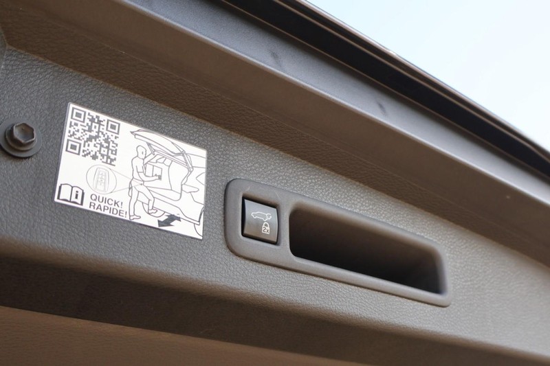 Toyota Sienna Vehicle Full-screen Gallery Image 11