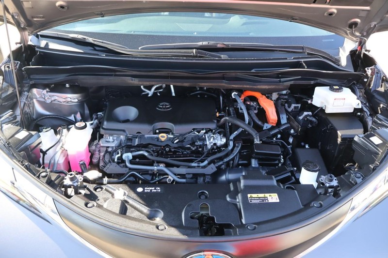 Toyota Sienna Vehicle Full-screen Gallery Image 15