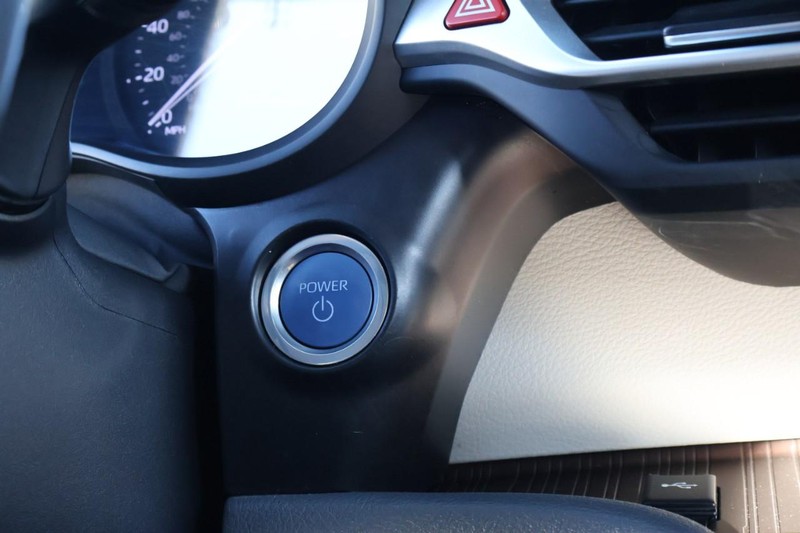 Toyota Sienna Vehicle Full-screen Gallery Image 36