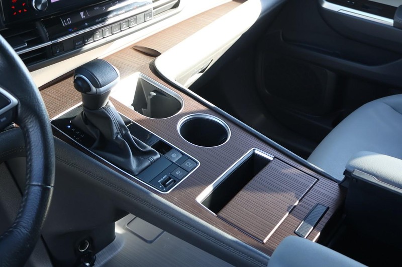 Toyota Sienna Vehicle Full-screen Gallery Image 42