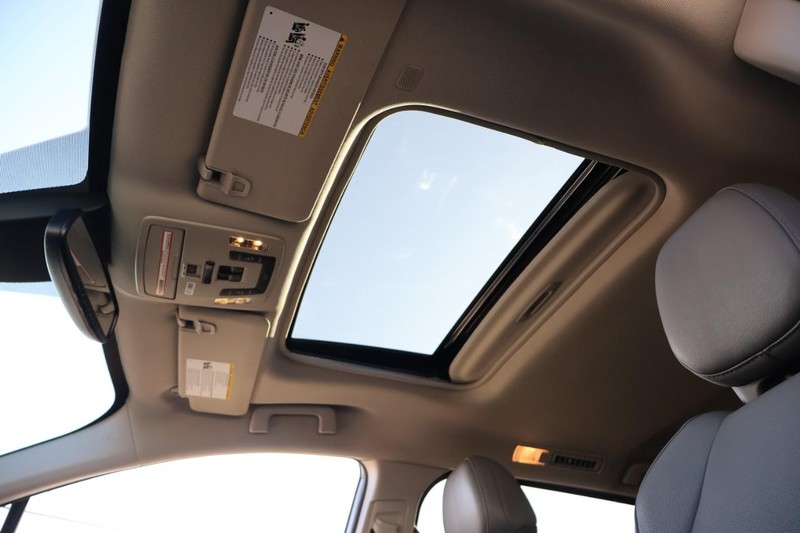 Toyota Sienna Vehicle Full-screen Gallery Image 49