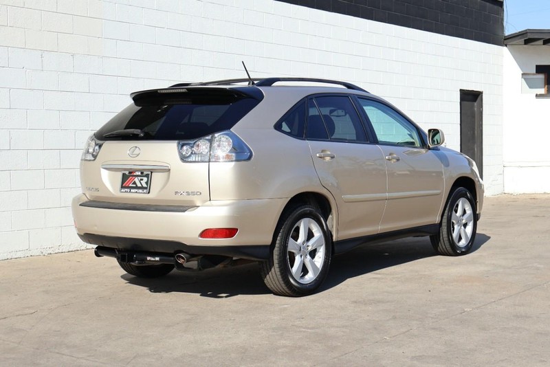 Lexus RX 350 Vehicle Full-screen Gallery Image 05