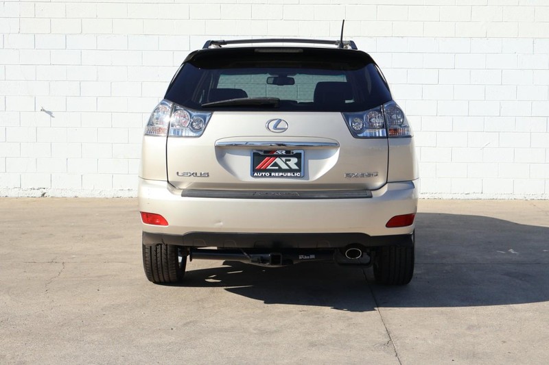 Lexus RX 350 Vehicle Full-screen Gallery Image 06