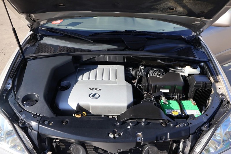 Lexus RX 350 Vehicle Full-screen Gallery Image 13