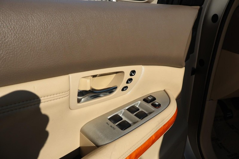 Lexus RX 350 Vehicle Full-screen Gallery Image 15