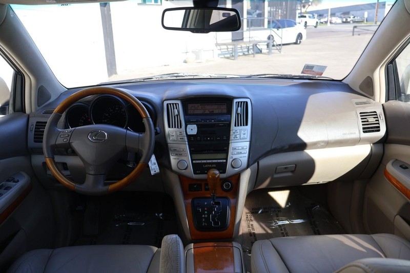 Lexus RX 350 Vehicle Full-screen Gallery Image 23