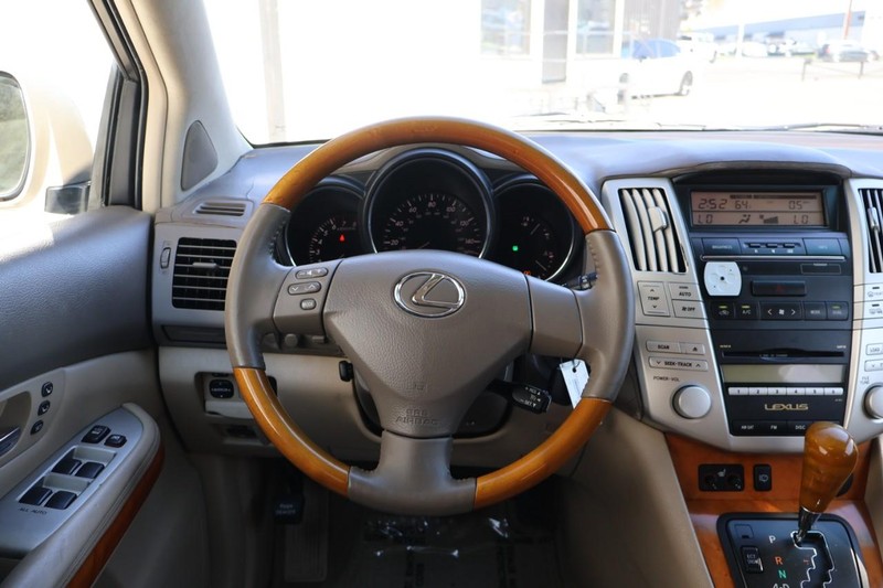 Lexus RX 350 Vehicle Full-screen Gallery Image 27