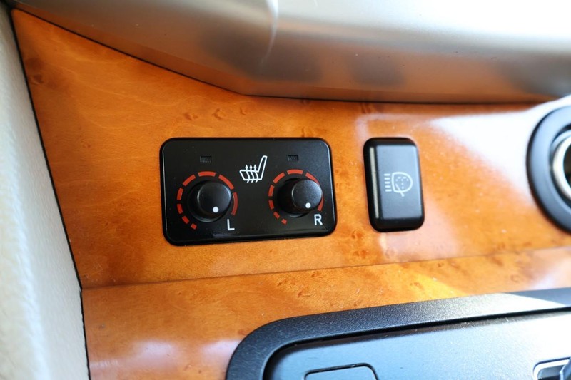 Lexus RX 350 Vehicle Full-screen Gallery Image 32