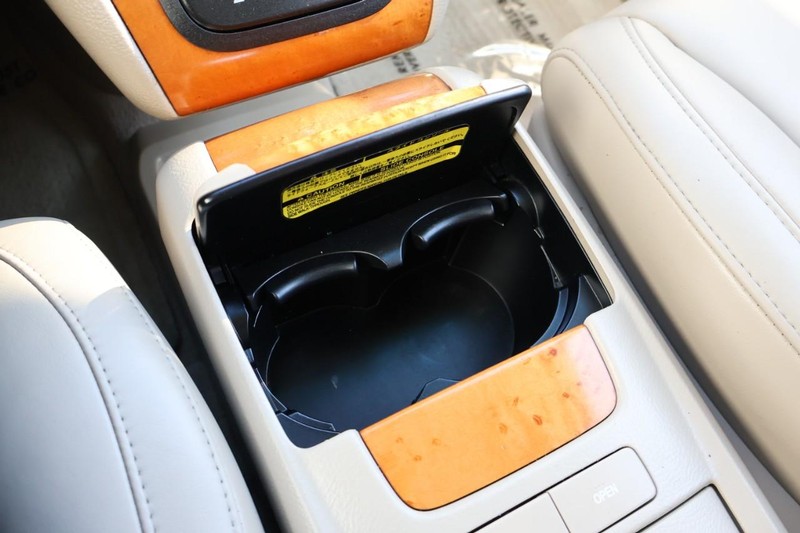 Lexus RX 350 Vehicle Full-screen Gallery Image 33