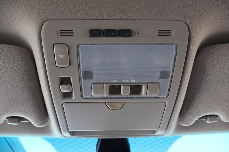 Lexus RX 350 Vehicle Full-screen Gallery Image 35