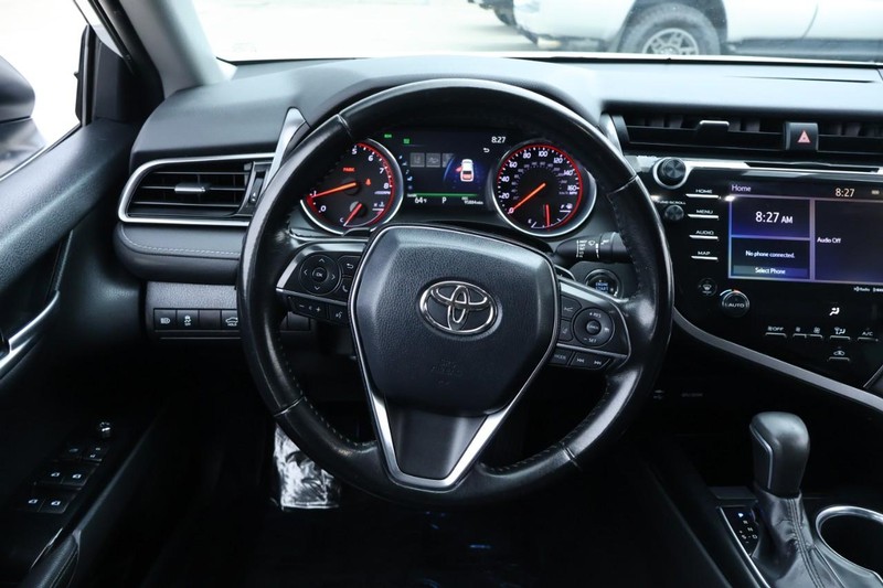 Toyota Camry Vehicle Full-screen Gallery Image 28