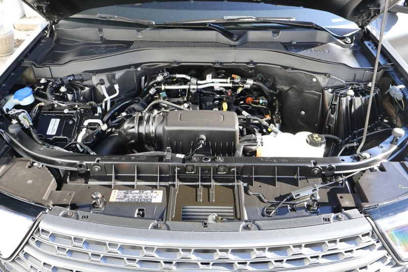 Ford Explorer Vehicle Full-screen Gallery Image 14