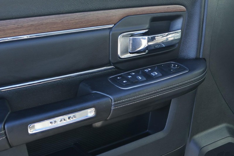 Ram 1500 Vehicle Full-screen Gallery Image 18