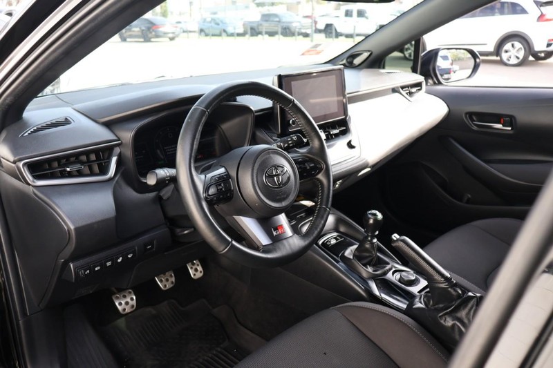Toyota GR Corolla Vehicle Full-screen Gallery Image 19