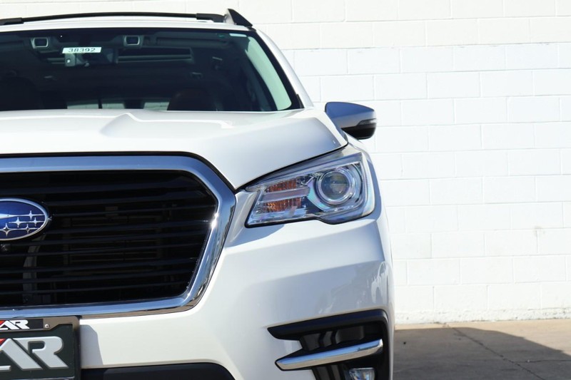 Subaru Ascent Vehicle Full-screen Gallery Image 03