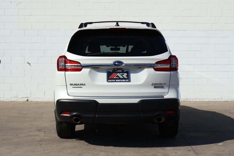 Subaru Ascent Vehicle Full-screen Gallery Image 06