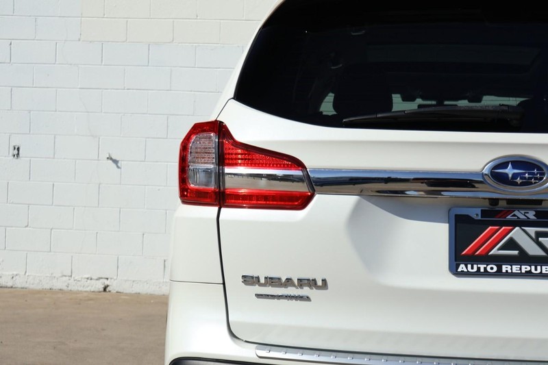 Subaru Ascent Vehicle Full-screen Gallery Image 07