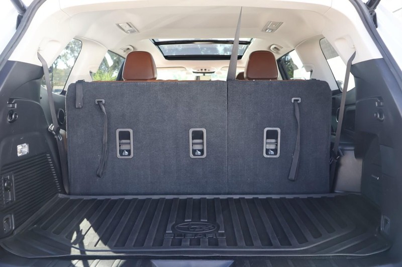 Subaru Ascent Vehicle Full-screen Gallery Image 09
