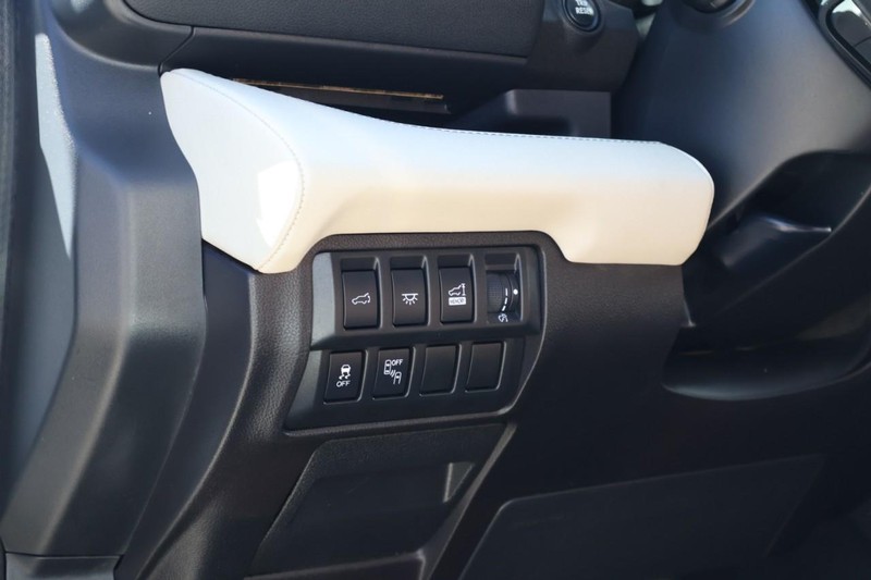 Subaru Ascent Vehicle Full-screen Gallery Image 19