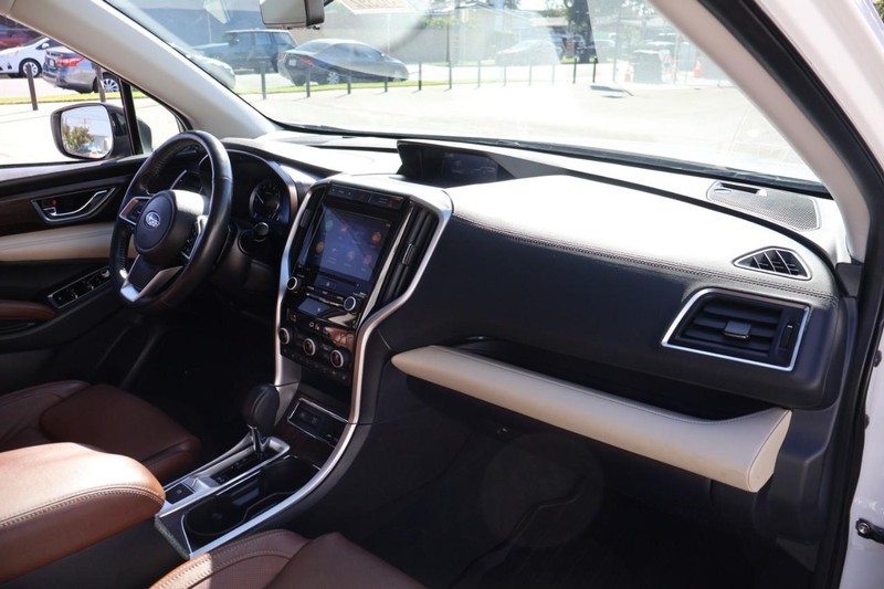 Subaru Ascent Vehicle Full-screen Gallery Image 23