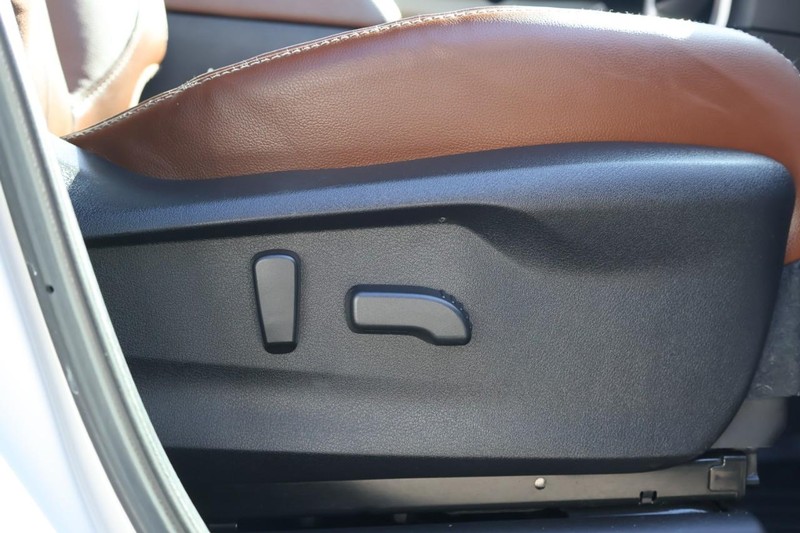 Subaru Ascent Vehicle Full-screen Gallery Image 24