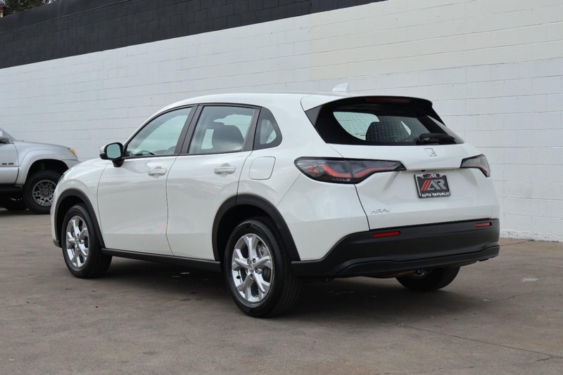 Honda HR-V Vehicle Full-screen Gallery Image 10