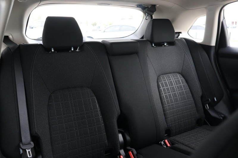 Honda HR-V Vehicle Full-screen Gallery Image 22