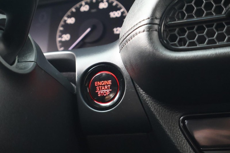 Honda HR-V Vehicle Full-screen Gallery Image 28