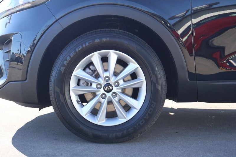 Kia Sorento Vehicle Full-screen Gallery Image 14