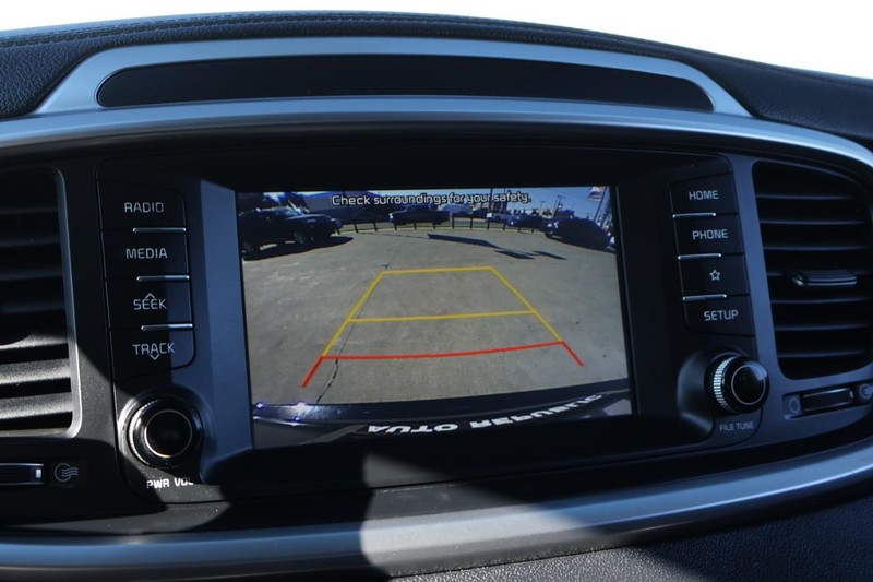 Kia Sorento Vehicle Full-screen Gallery Image 31