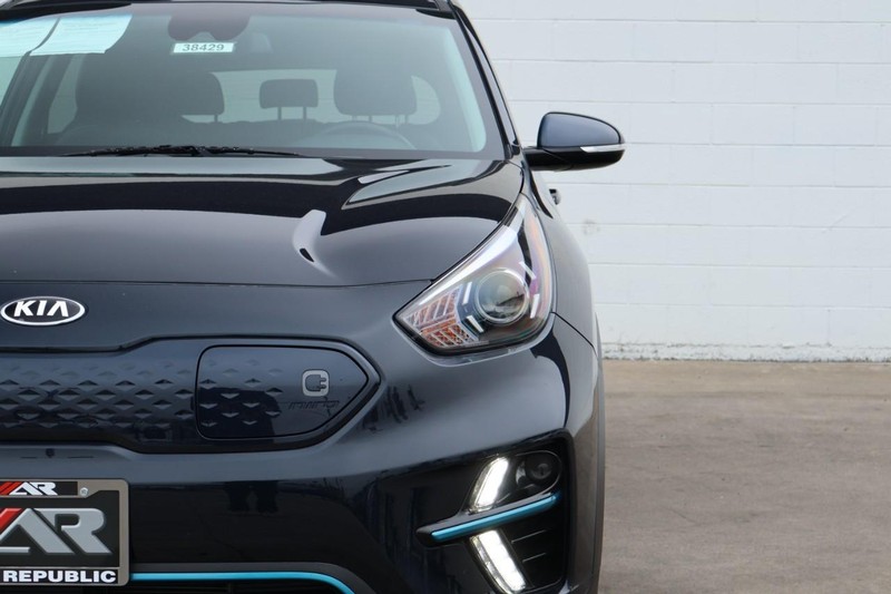 Kia Niro EV Vehicle Full-screen Gallery Image 03