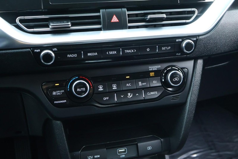 Kia Niro EV Vehicle Full-screen Gallery Image 33