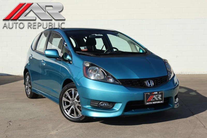 Honda Fit Vehicle Full-screen Gallery Image 01